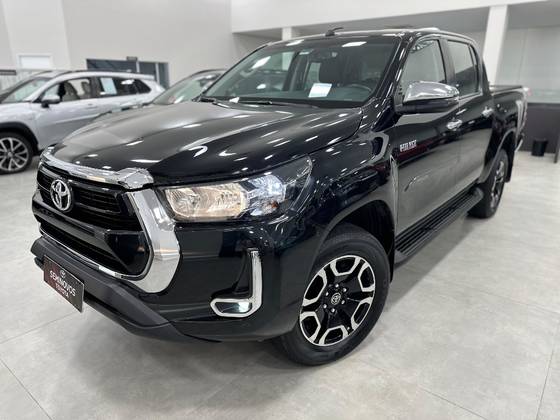 TOYOTA HILUX 2.8 D-4D TURBO DIESEL CD SRV 4X4 AUTOMÁTICO
